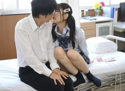 Cậu nam sinh yếu đuối bị địt bởi khoa khôi giữa lớp