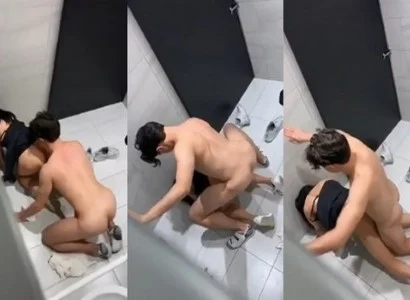 Cả hai người bị quay lén cảnh quan hệ trong nhà vệ sinh